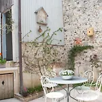 Capucine Bed & Breakfast 4*